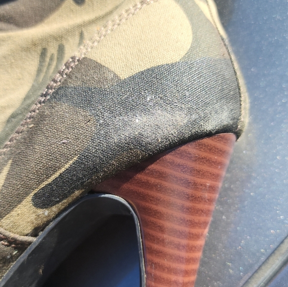 Camo heels ❤️ from Shoe dazzle - Picture 4 of 7